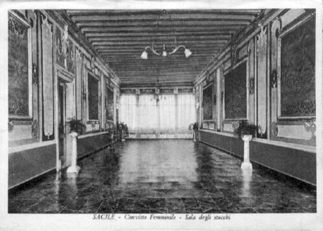 Palazzo Carli 1950, Convitto femminile- Sala degli stucchi